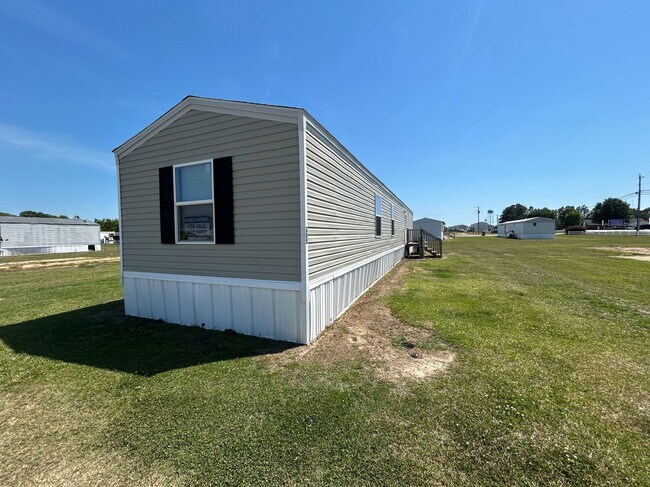 Photo - 305 Walker Ct