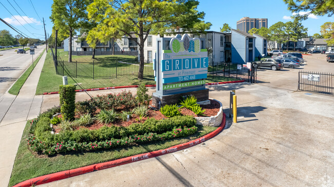 Front Entrance - The Grove at Pinemont Rental