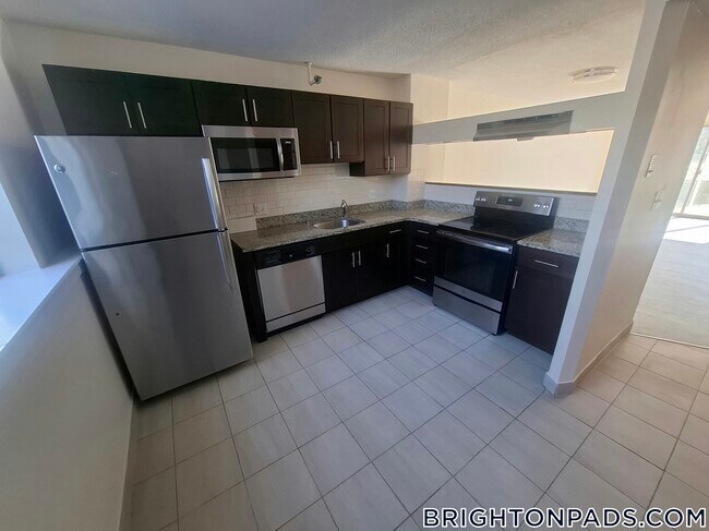 Photo - 148 N Beacon St Unidad B1