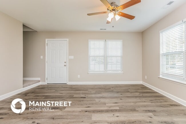 Photo - 906 Alpha Dr