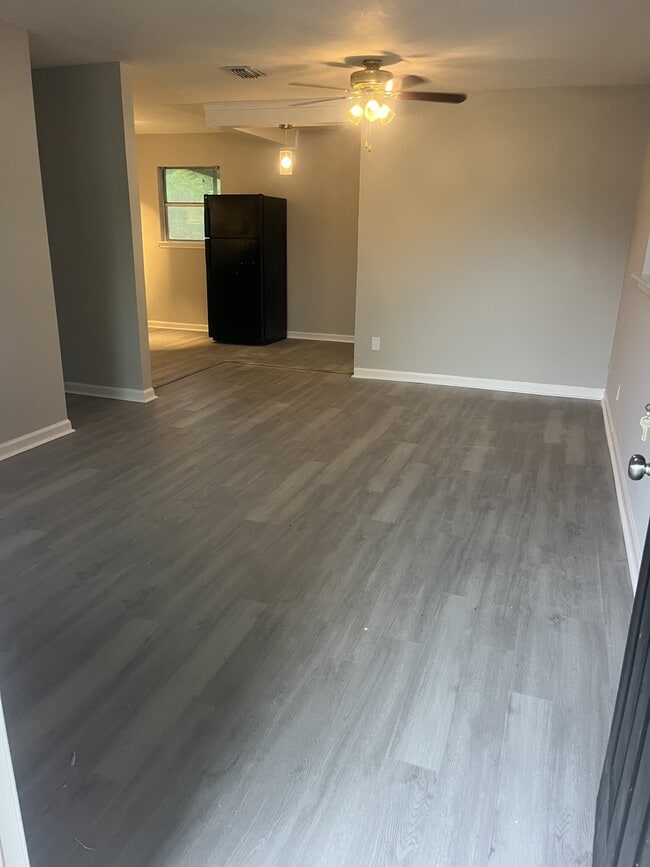 Photo - 10737 Dulawan Dr