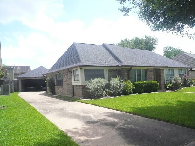 Photo - 2803 Green Fields Dr