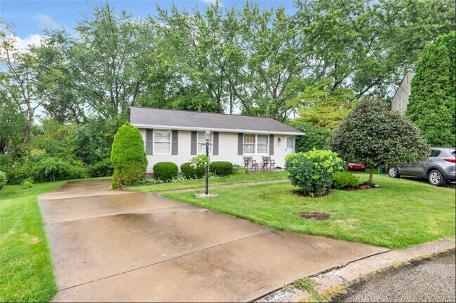 Photo - 236 Cresthaven Ln