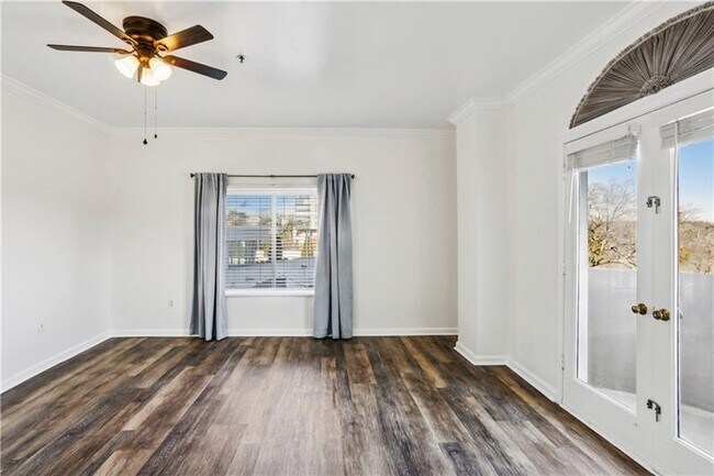 Photo - 2161 Peachtree Rd NE Unidad 205