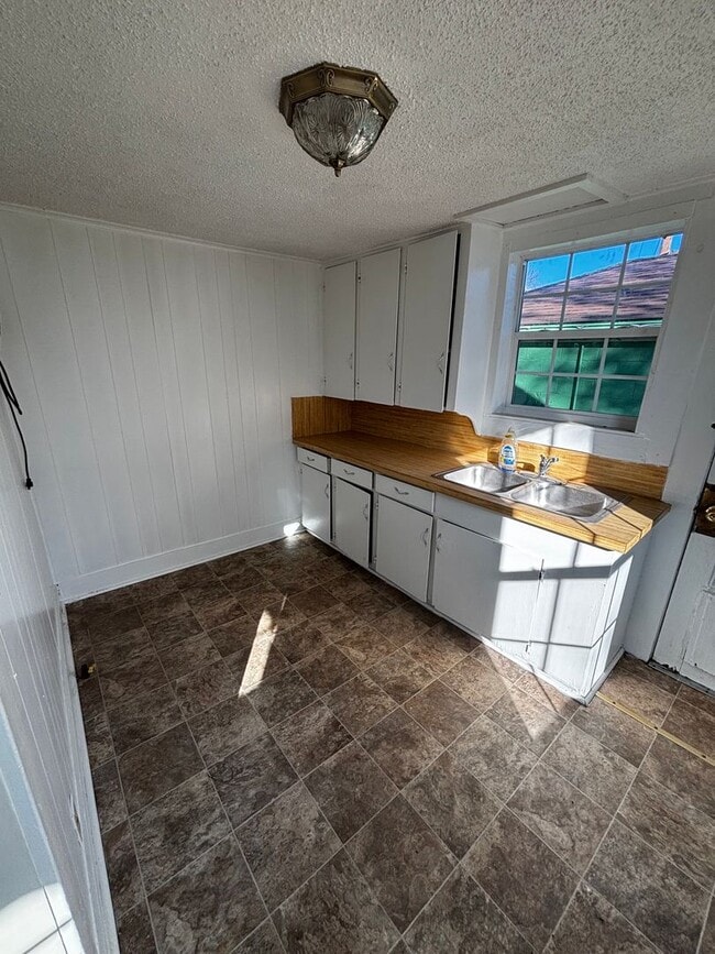 Photo - 1br 1ba house!