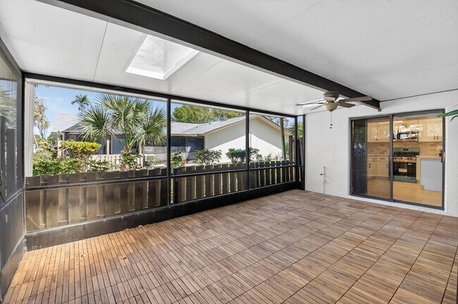 Photo - 717 NW 29th Ave