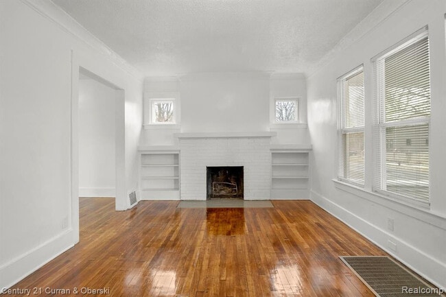 Photo - 415 Manistique St