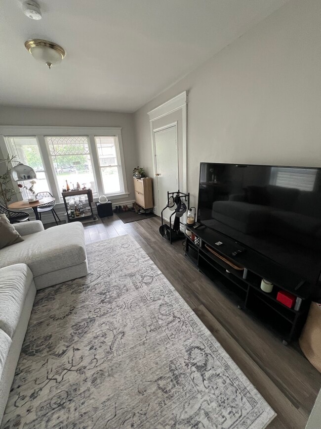 Photo - 544 E New York St Unit 1