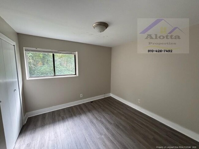 Photo - 5114 Paul Peel Pl