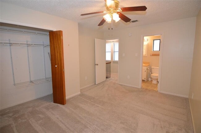 Photo - 8912 Circle Dr