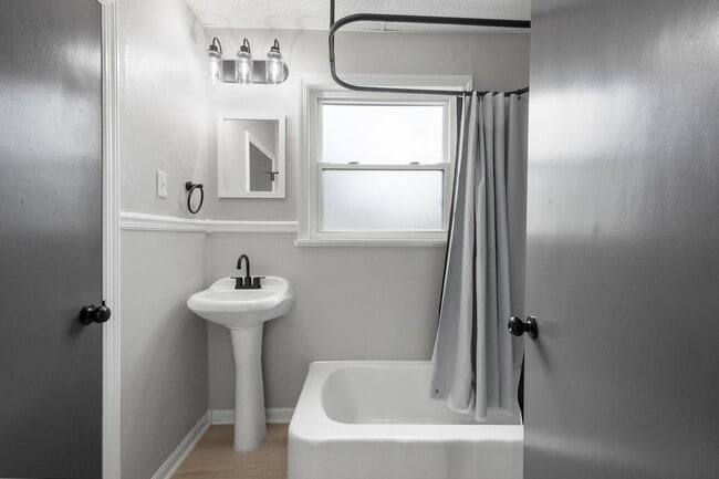 Photo - Stunning 2 bedroom home in Whitaker available January 15!