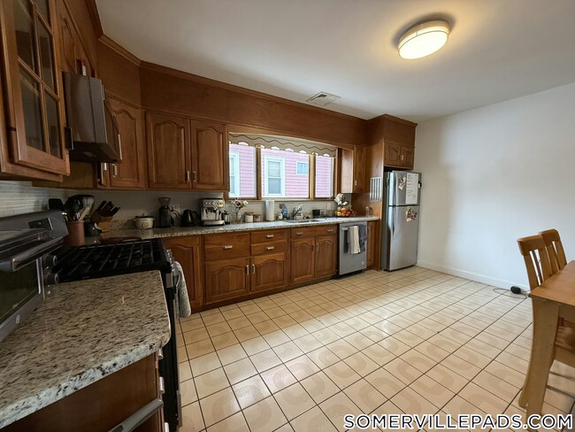 Photo - 449 Broadway Unidad 2