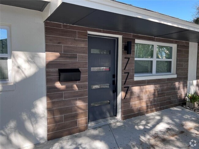 Building Photo - 777 12th Ave N Rental