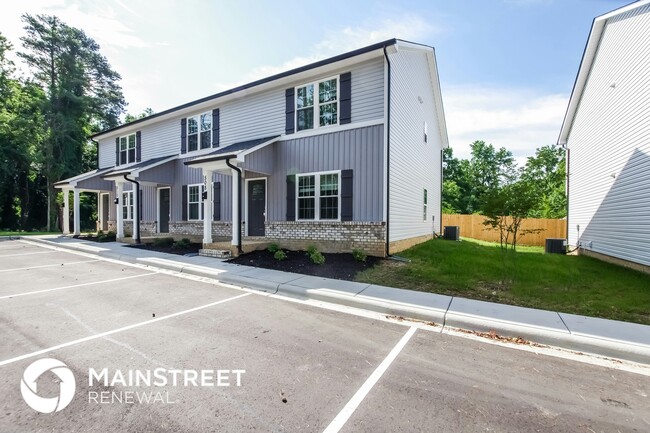 Photo - 508 Rogers Lake Rd E