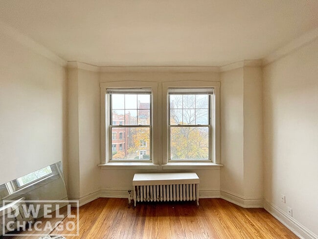 Building Photo - 1037 W North Shore Ave Unit 1 Rental