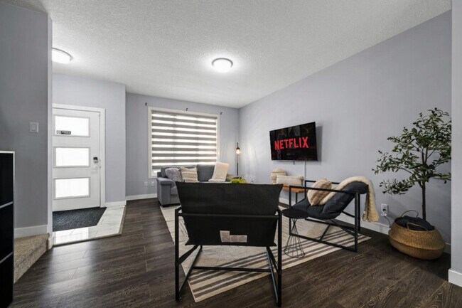 Photo - 10749-10792 92 St NW Unit SI ID1308635P