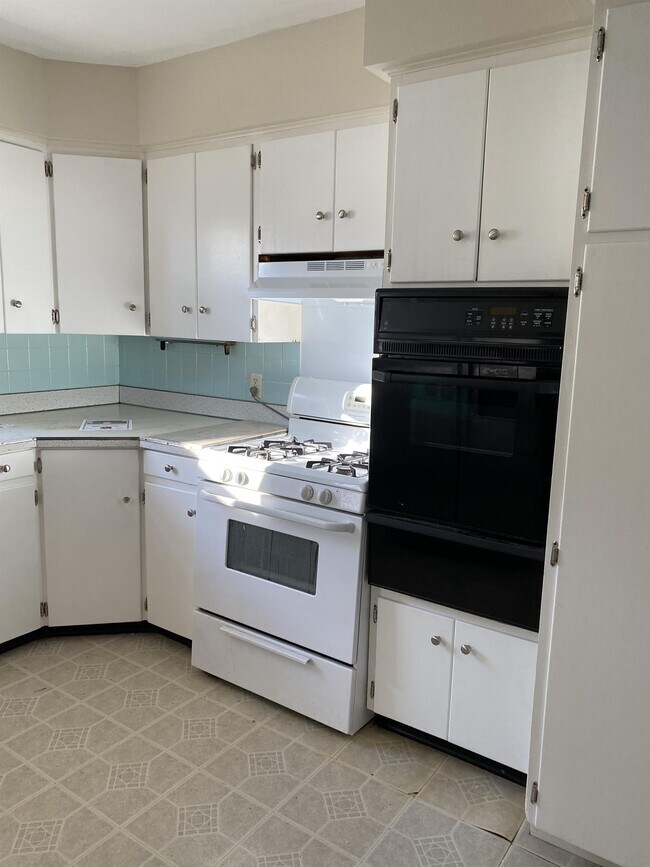 577 Irwin St Rental For Rent in Galesburg, IL