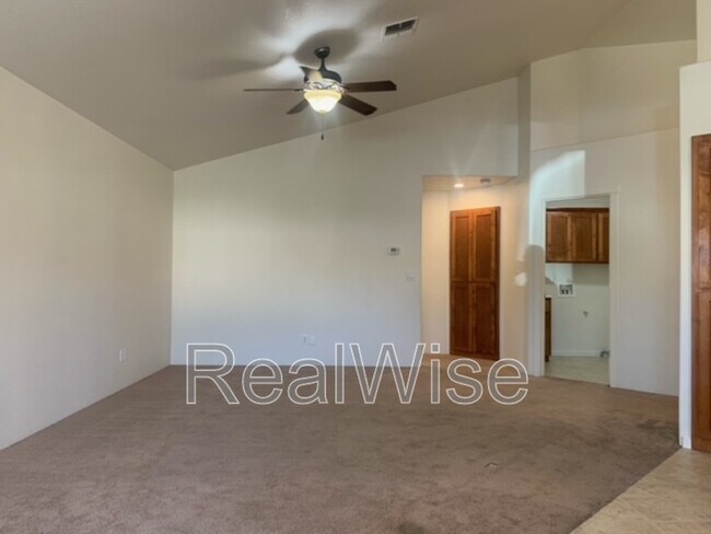 1188 SW Derek Ln