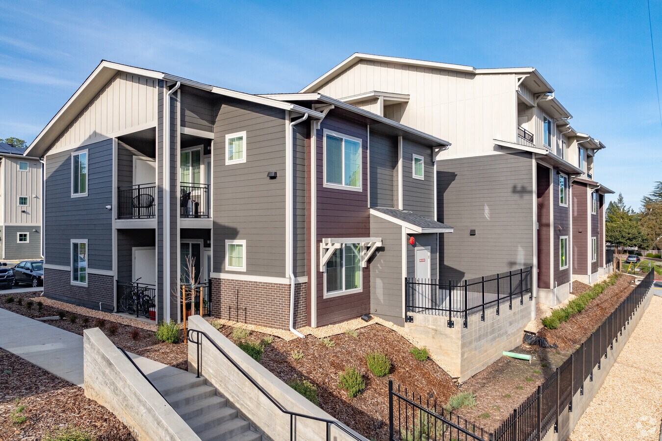 Alternate - Woodmark Apartments