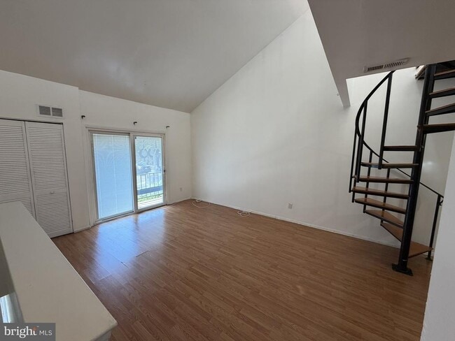 Photo - 7751 Oxford Ave Unit 2