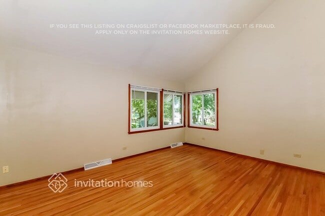 Photo - 2442 Jansen Ave