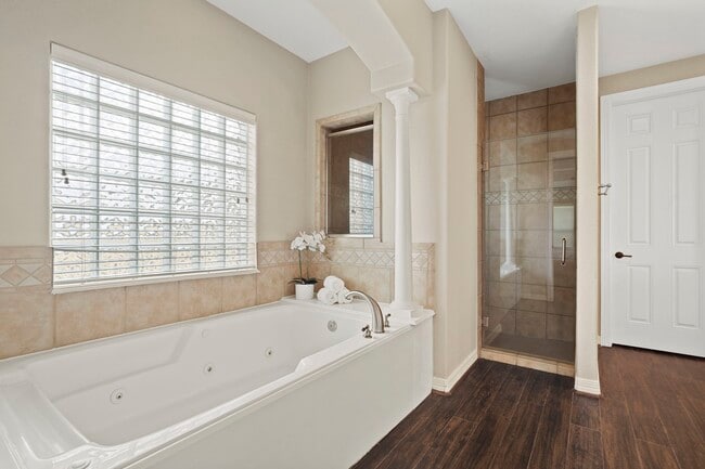 Photo - 4502 Creek Point Ln