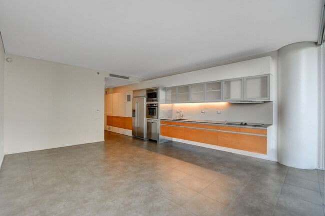 Building Photo - Veer Towers 1009W- Partial Strip Views fro... Rental