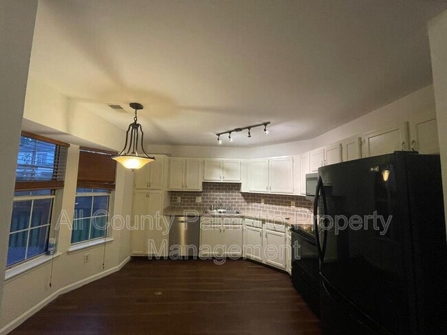 Photo - 107 Persimmon Cir