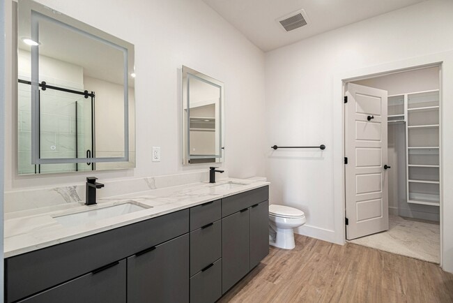 Photo - 1801 Smith St Unidad 1810