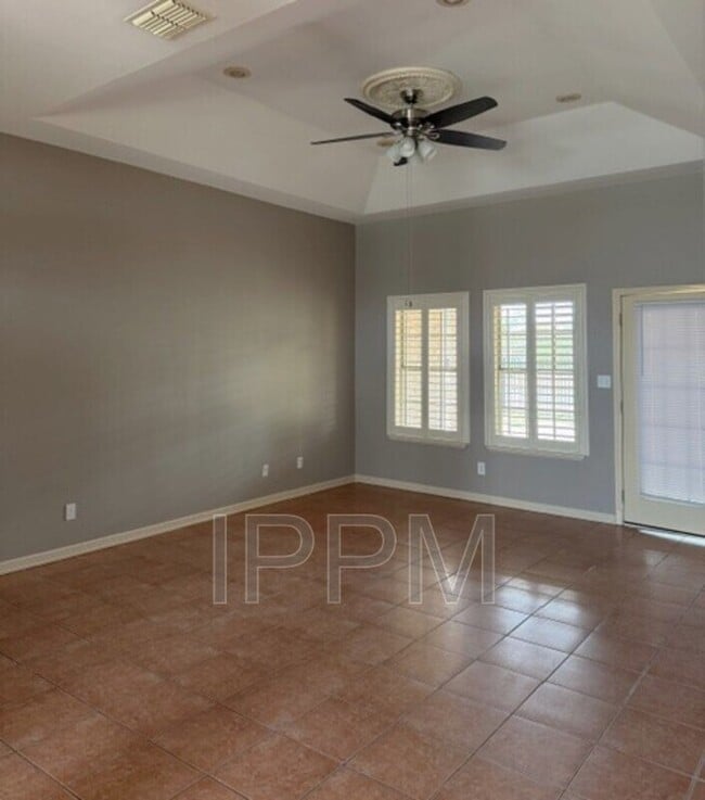 Photo - 3318 Champagne Ln