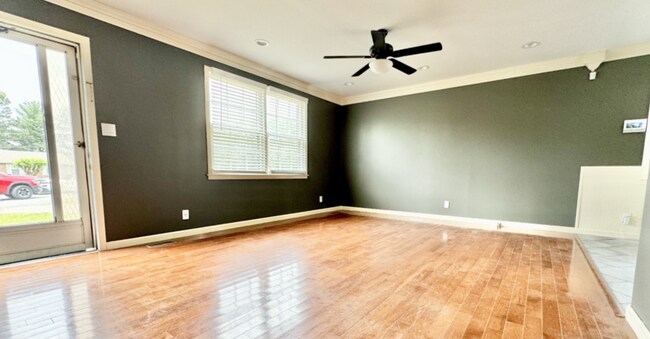 Beautiful 2-bedroom,1-bath home conveniently located near shopping, dining, schools, and Fort Cam...