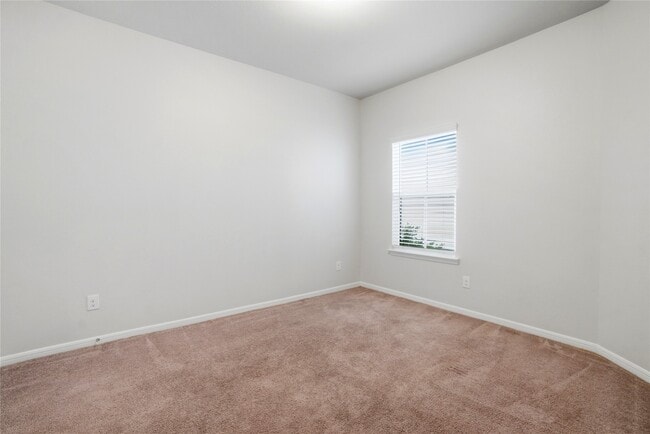 Photo - 116 Camelot Pl Ct