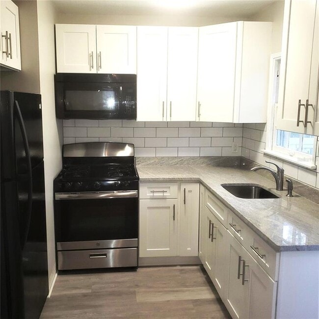 Photo - 2259 2nd Ave N