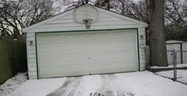 Photo - 3713 Gratiot Ave