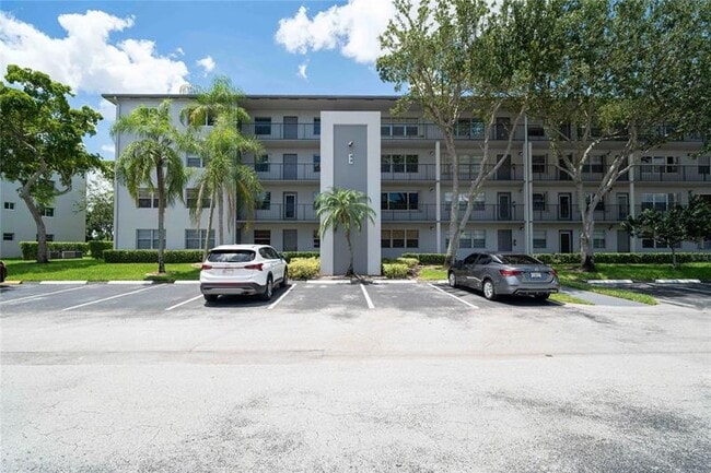 Building Photo - 300 SW 134th Way Unit 402E Rental
