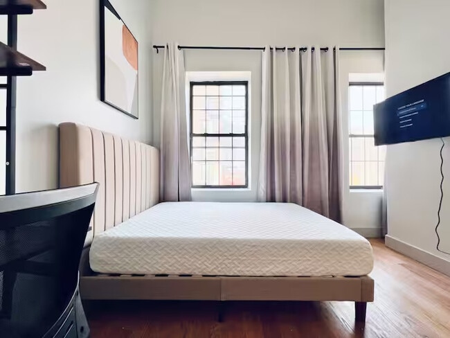 Photo - Furnished room/NOT APARTMENT Unit 4