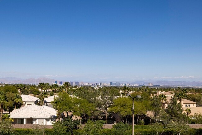 Building Photo - 55 or Older - Guard Gated Community in Sum... Rental