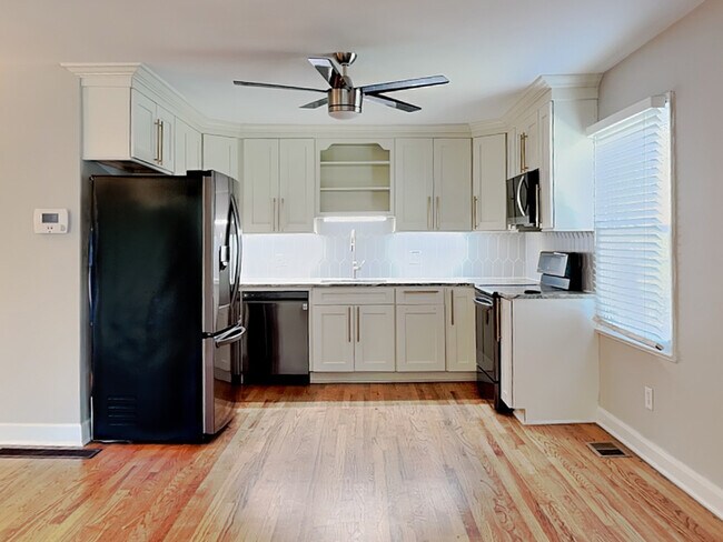 Photo - 1731 Braeburn Dr SE