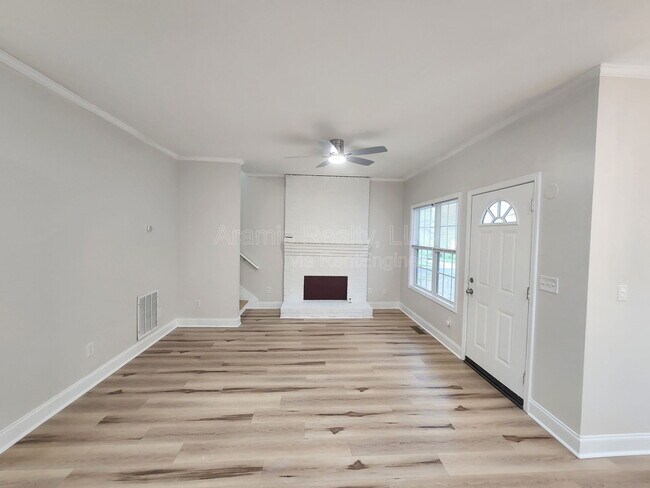 Photo - 75 Johnson Rd NW