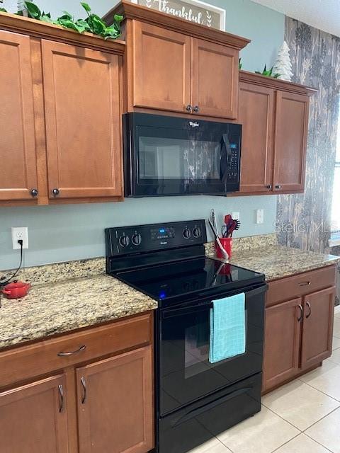 Photo - 610 Silverthorn Pl