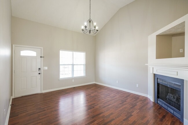 Photo - 706 Veneta View Dr