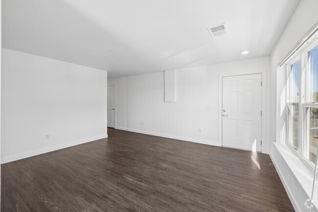 3BR, 2BA - 1,135SF - Living Room