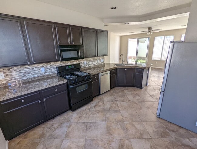 Photo - 7585 Aspen Color St