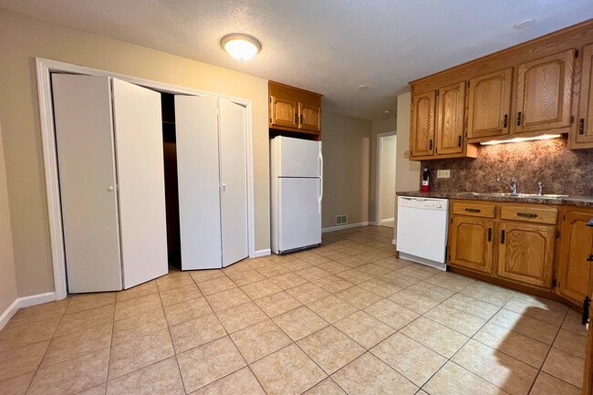 Photo - 113 Saybrook Rd Apartments Unit 1b