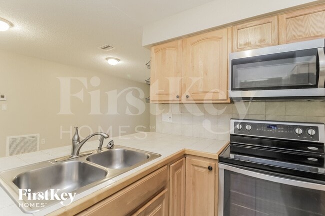 Photo - 5210 Holden Rd