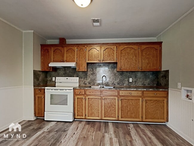 Photo - 921 27th Ave N