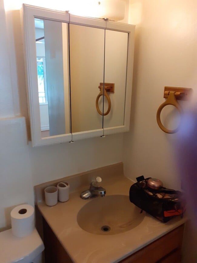 Photo - $1850. Garden Studio INCLUDES ALL UTILITES + WIFI INTERNET. Furnished.