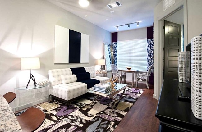 Photo - 2525 McCue Rd Unidad 337 Rental