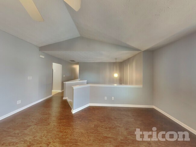 Photo - 3275 River Ln SE