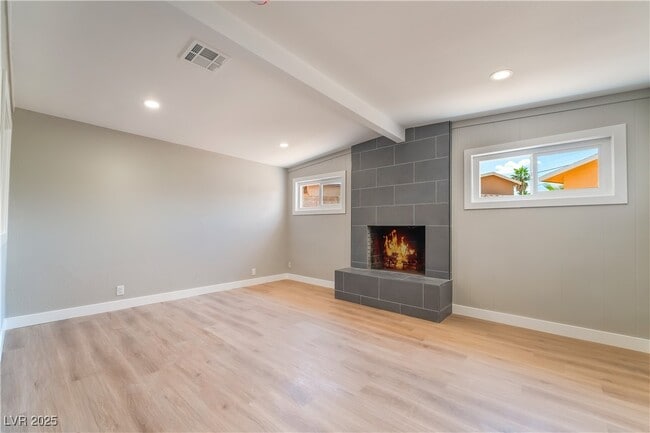 Building Photo - 2749 Del Mar Pl Rental